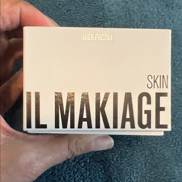 IL MAKIAGE High Profile Anti-aging Firm and Smooth Neck Treatment